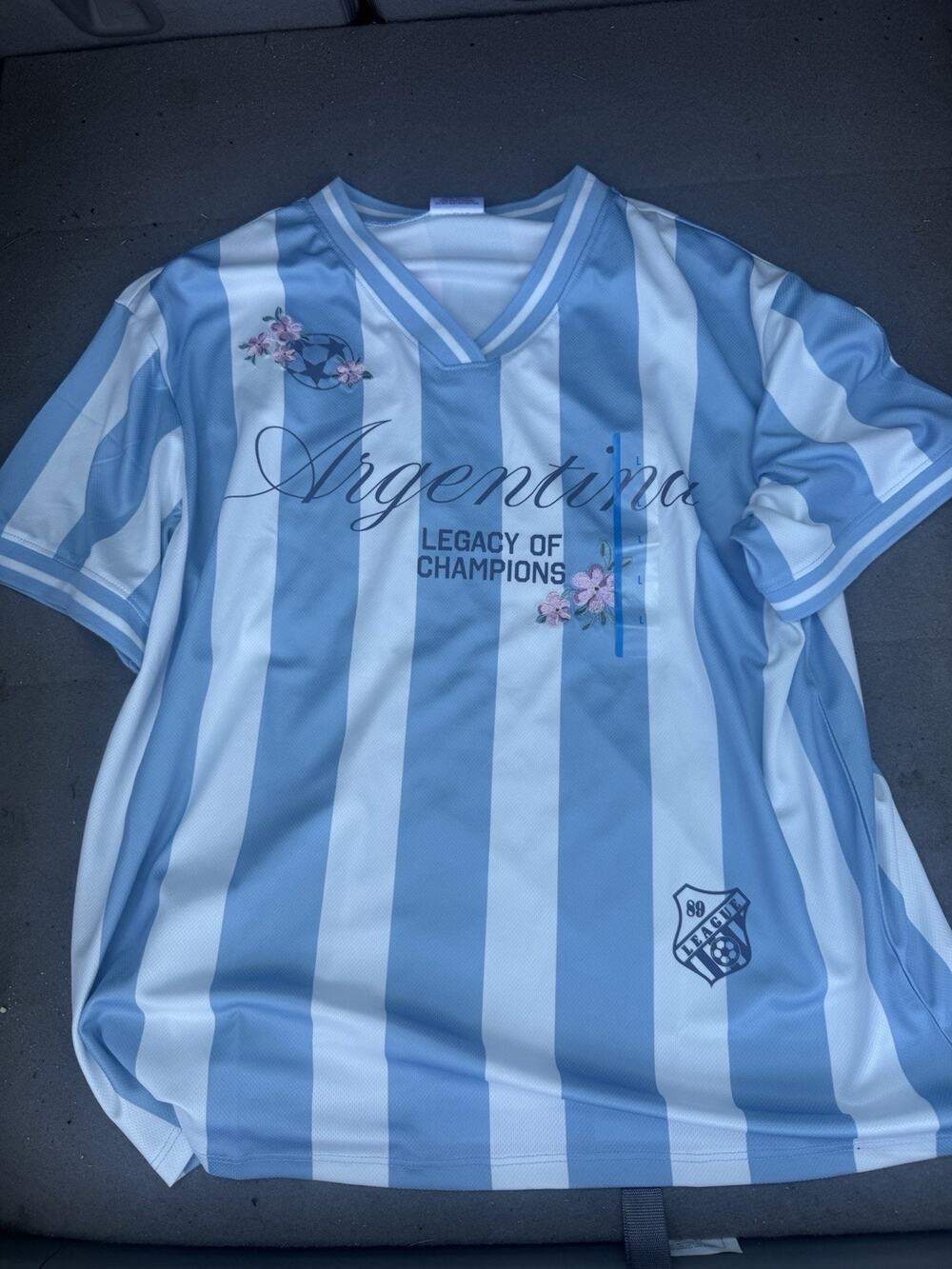 Viral Target‎ Zoe + Liv Argentina Soccer Jersey Floral Embroidery Size L